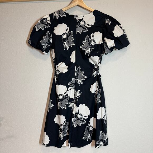 Women's Scoop Black and White Floral Dress with Peek-a-Boo Hole Waist Size M NEW - Picture 10 of 11